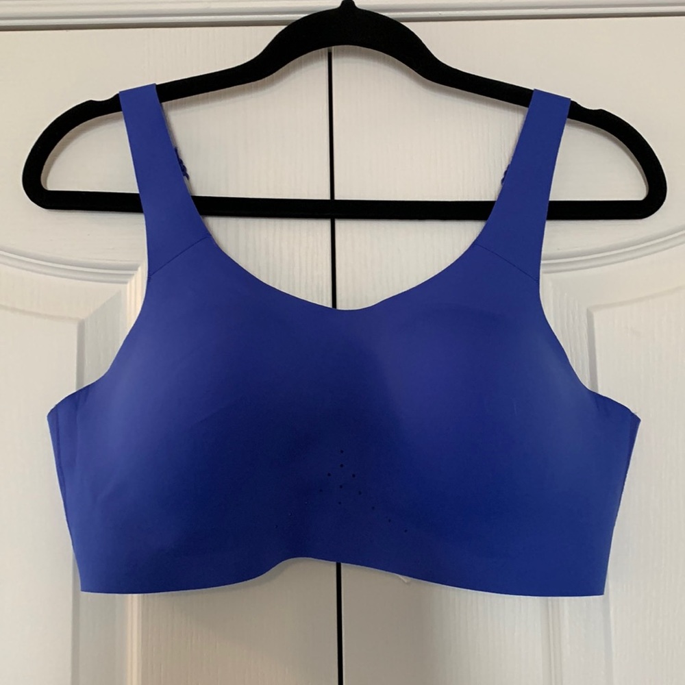 NWOT Brooks sports bra